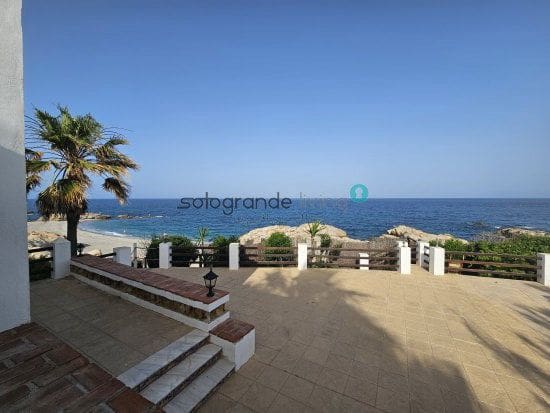 3 slaapkamer Villa te koop in Manilva met garage - € 2.750.000 (Ref: 8373492)