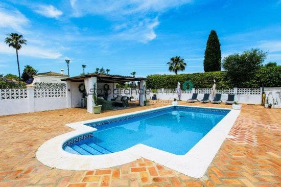 4 bedroom Villa for holiday rental in Sotogrande - € 30,000 (Ref: 8382636)
