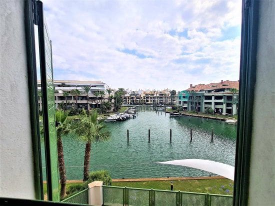   3 soveværelse   ferieLejlighed i Sotogrande   med   garage  - € 3.375 (Ref: 8385101)