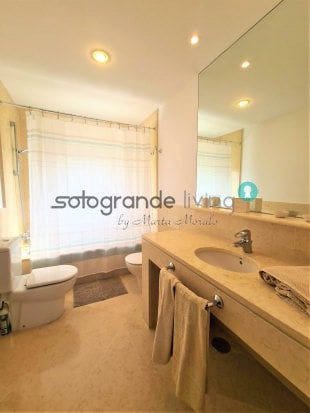   3 soveværelse   ferieLejlighed i Sotogrande   med   garage  - € 3.375 (Ref: 8385101)