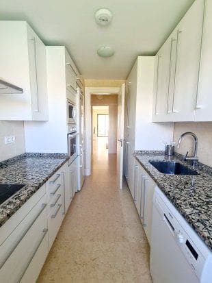 3 camera da letto Appartamento da affitare come casa vacanza in Sotogrande con garage - 3.375 € (Rif: 8385101)