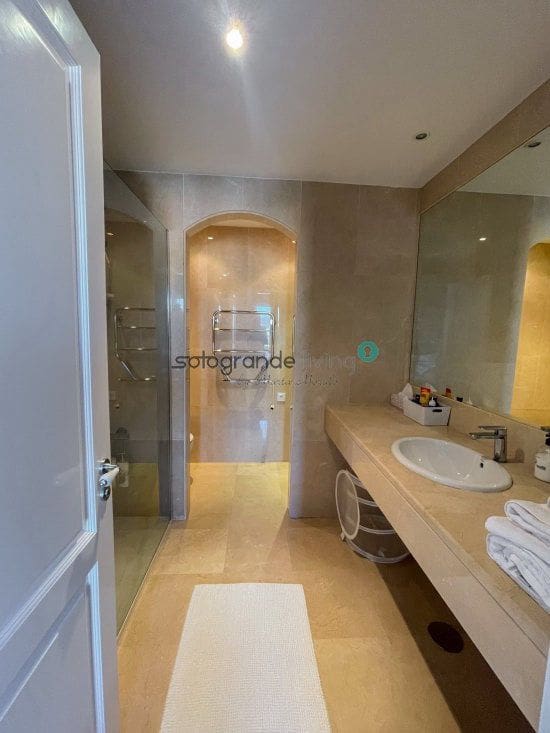 4 soveværelse Lejlighed til salg i Sotogrande - € 1.300.000 (Ref: 8404752)