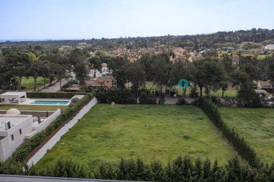 Grunde uden byggetilladelser til salg i Sotogrande - € 1.200.000 (Ref: 8448207)