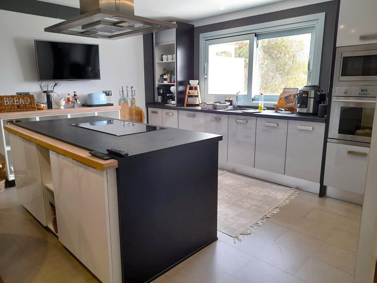 4 bedroom Villa for sale in Sotogrande - € 2,500,000 (Ref: 8451893)