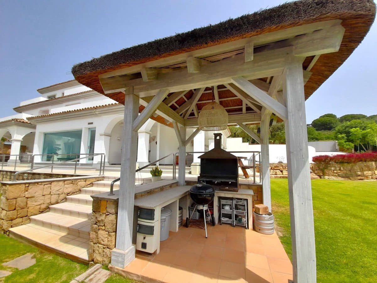 4 bedroom Villa for sale in Sotogrande - € 2,500,000 (Ref: 8451893)