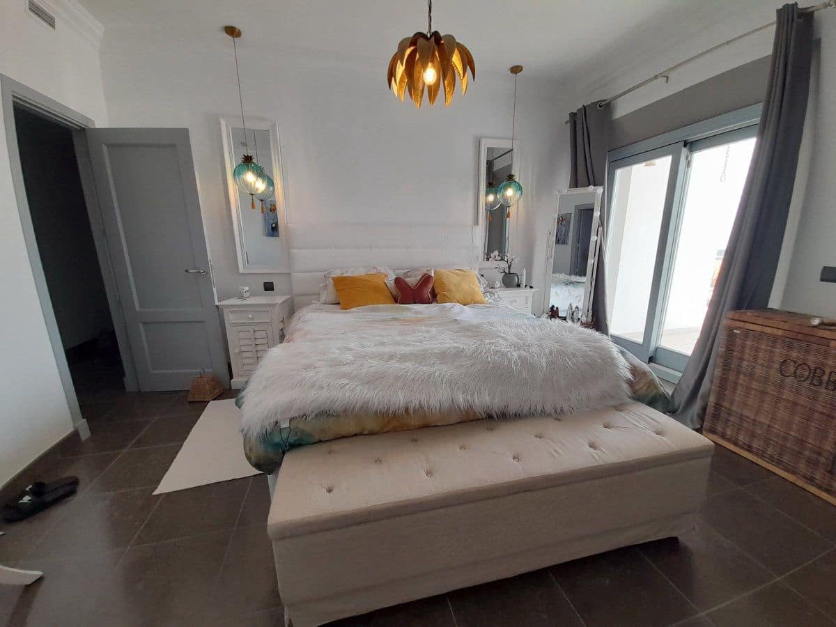 4 bedroom Villa for sale in Sotogrande - € 2,500,000 (Ref: 8451893)