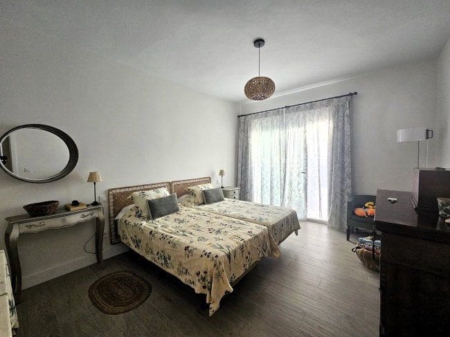 4 bedroom Apartment for rent in Sotogrande - € 2,000 (Ref: 8479152)