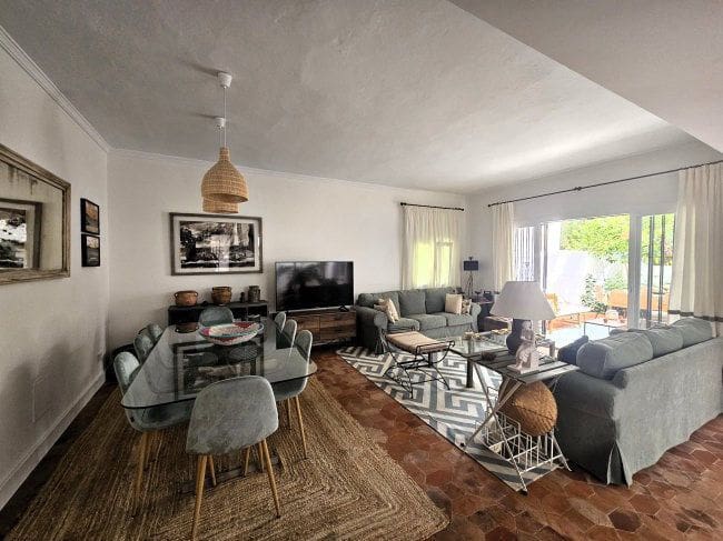 4 bedroom Apartment for rent in Sotogrande - € 2,000 (Ref: 8479152)