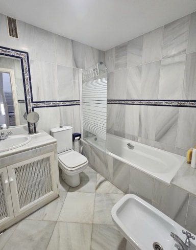 5 bedroom Apartment for rent in Sotogrande - € 2,000 (Ref: 8481925)