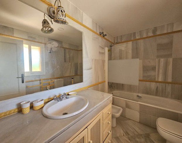 5 bedroom Apartment for rent in Sotogrande - € 2,000 (Ref: 8481925)