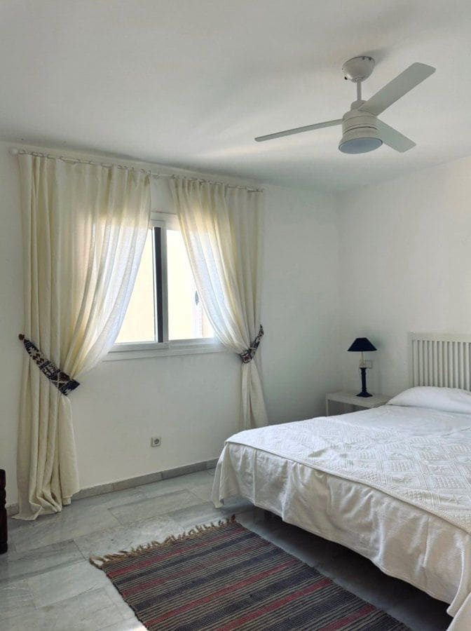 5 bedroom Apartment for rent in Sotogrande - € 2,000 (Ref: 8481925)