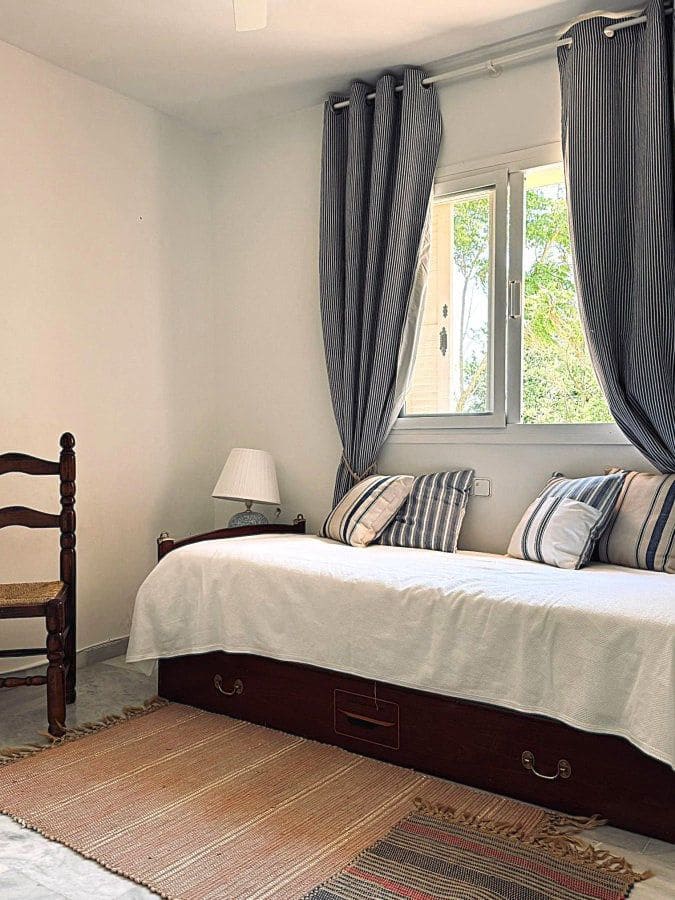 5 bedroom Apartment for rent in Sotogrande - € 2,000 (Ref: 8481925)