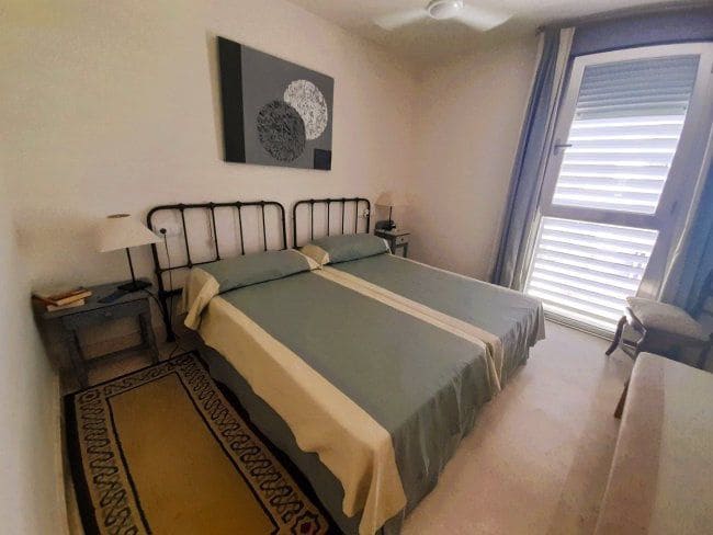 3 soveværelse Lejlighed til leje i Manilva med garage - € 1.200 (Ref: 8493432)