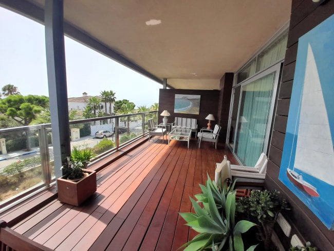 3 soveværelse Lejlighed til leje i Manilva med garage - € 1.200 (Ref: 8493432)