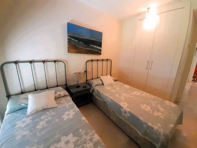 3 soveværelse Lejlighed til leje i Manilva med garage - € 1.200 (Ref: 8493432)