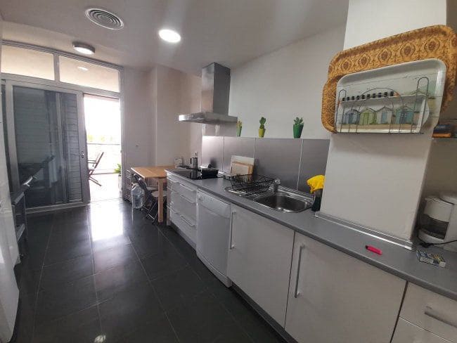 3 soveværelse Lejlighed til leje i Manilva med garage - € 1.200 (Ref: 8493432)