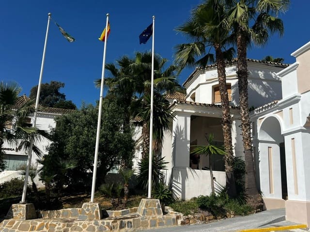 Commercieel te koop in Manilva - € 1.300.000 (Ref: 8519005)