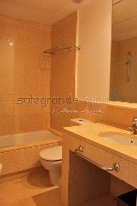 2 Zimmer Apartment zu verkaufen in Sotogrande, San Roque mit Garage - 480.000 € (Ref: 8519006)