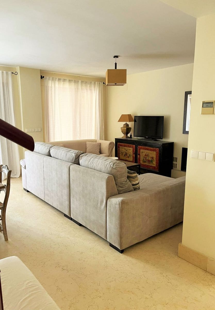 3 bedroom Apartment for rent in Sotogrande with garage - € 3,000 (Ref: 8529295)