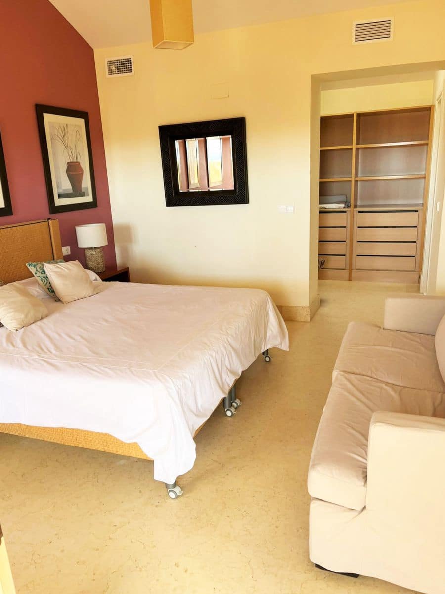 3 bedroom Apartment for rent in Sotogrande with garage - € 3,000 (Ref: 8529295)