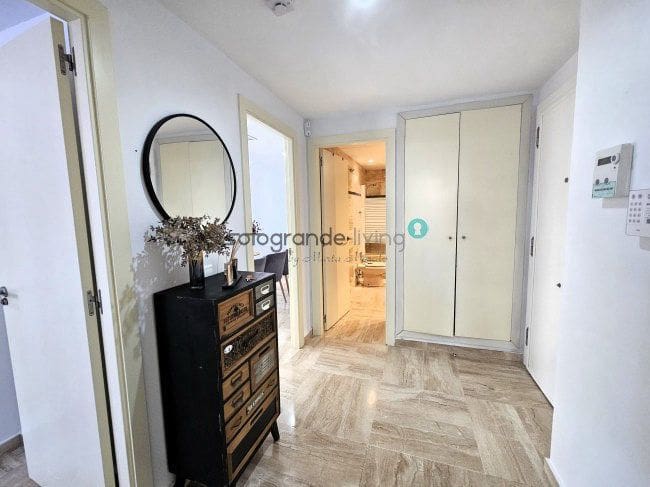 2 makuuhuone Huoneisto vuokrattavana paikassa Sotogrande mukana uima-altaan 
autotalli - 1 200 € (Ref: 8529297)