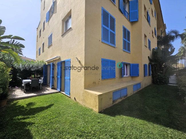 2 makuuhuone Huoneisto vuokrattavana paikassa Sotogrande mukana uima-altaan 
autotalli - 1 200 € (Ref: 8529297)