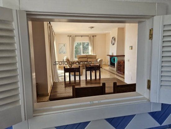 4 bedroom Villa for rent in La Alcaidesa with garage - € 2,750 (Ref: 8538242)