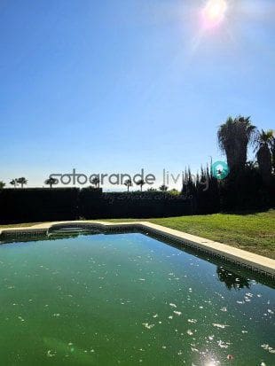 4 bedroom Villa for rent in La Alcaidesa with garage - € 2,750 (Ref: 8538242)