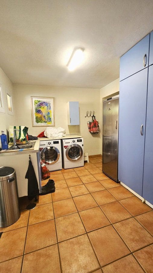 6 bedroom Villa for sale in Sotogrande - € 1,850,000 (Ref: 8579415)