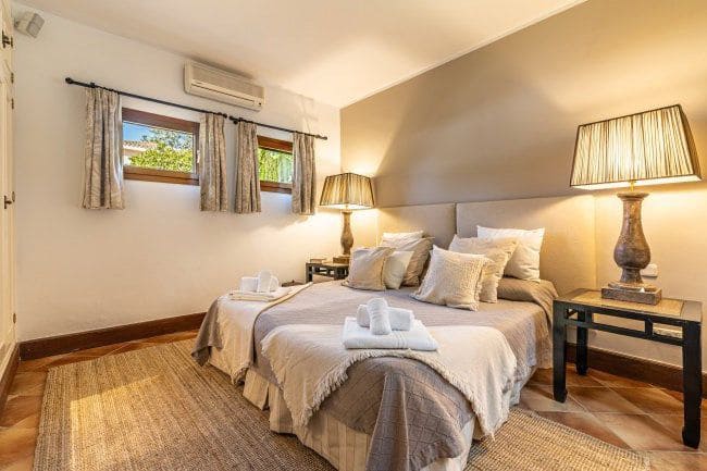 4 slaapkamer Villa voor vakantieverhuur in Sotogrande - € 25.000 (Ref: 8638451)