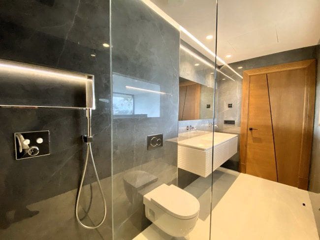 6 chambre Villa/Maison à vendre à San Roque avec garage - 4 500 000 € (Ref: 8671822)