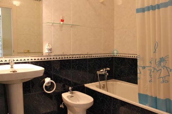 4 soveværelse Lejlighed til leje i Guadiaro, San Roque - € 750 (Ref: 8687379)