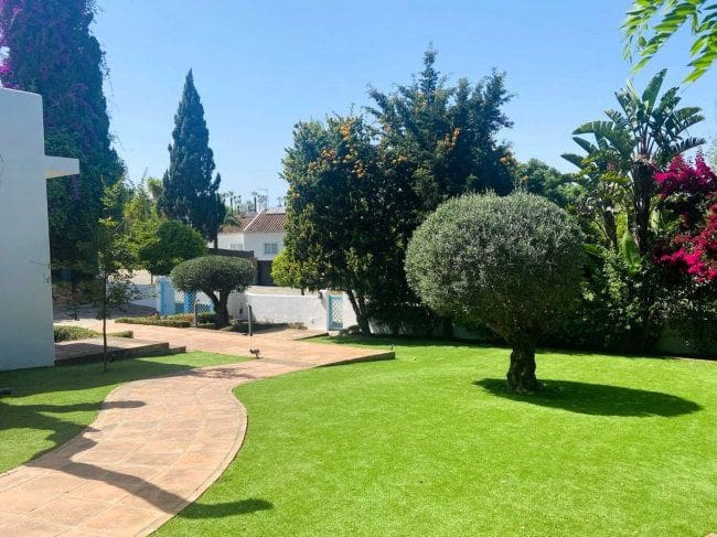 6 slaapkamer Villa voor vakantieverhuur in Sotogrande met garage - € 9.000 (Ref: 8743068)