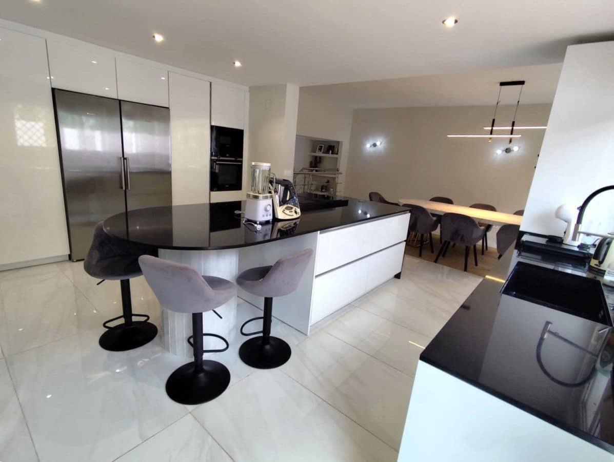 6 Zimmer Ferienvilla in Sotogrande mit Garage - 9.000 € (Ref: 8743068)