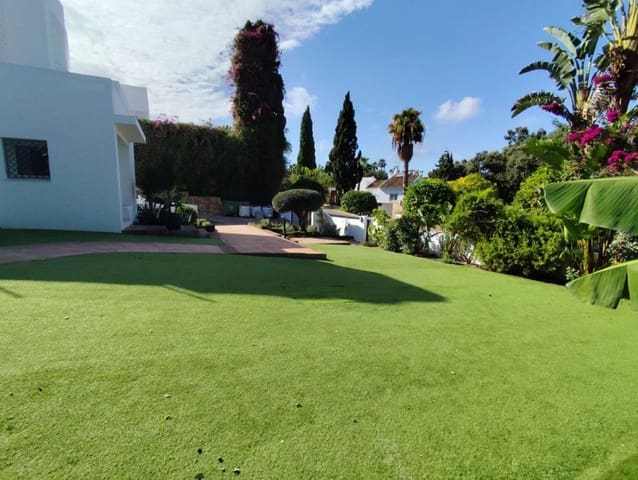   6 soveværelse   ferieVilla i Sotogrande Costa, San Roque med   garage  - € 9.000 (Ref: 8743068)