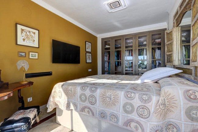 3 bedroom Apartment for holiday rental in San Roque with garage - € 2,500 (Ref: 8759619)