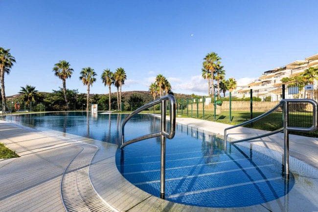 3 bedroom Apartment for holiday rental in San Roque with garage - € 2,500 (Ref: 8759619)