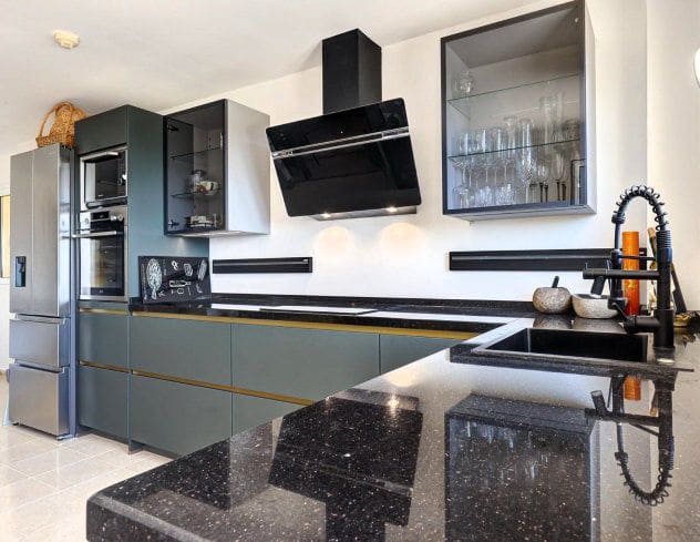 3 bedroom Apartment for holiday rental in San Roque with garage - € 2,500 (Ref: 8759619)