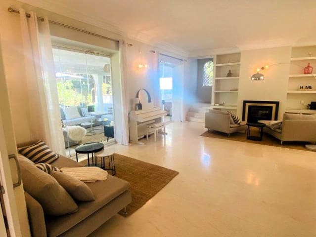 6 Zimmer Villa zu verkaufen in Sotogrande Costa, San Roque mit Garage - 1.680.000 € (Ref: 8778242)