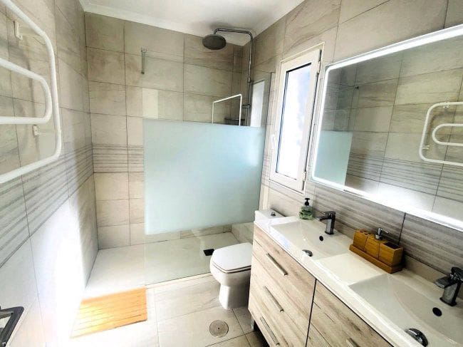 6 bedroom Villa for sale in Sotogrande with garage - € 1,680,000 (Ref: 8778242)