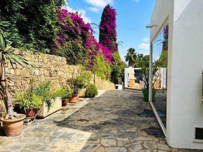 6 bedroom Villa for sale in Sotogrande with garage - € 1,680,000 (Ref: 8778242)