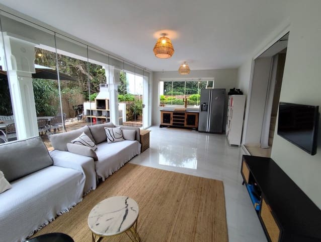 6 soverom Villa til salgs i Sotogrande Costa, San Roque med garasje - € 1 680 000 (Ref: 8778242)