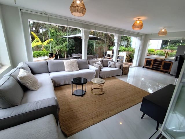 6 soverom Villa til salgs i Sotogrande Costa, San Roque med garasje - € 1 680 000 (Ref: 8778242)