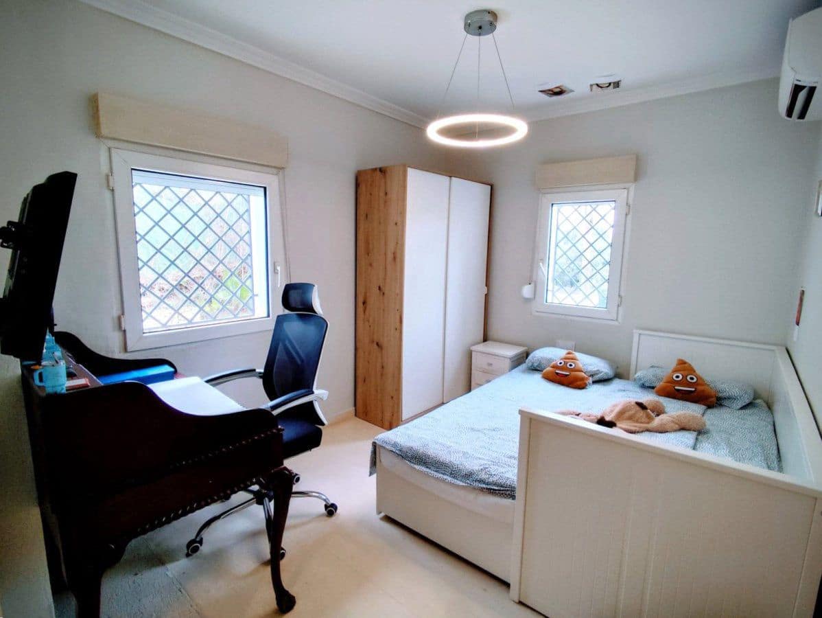 6 Zimmer Villa zu verkaufen in Sotogrande mit Garage - 1.680.000 € (Ref: 8778242)