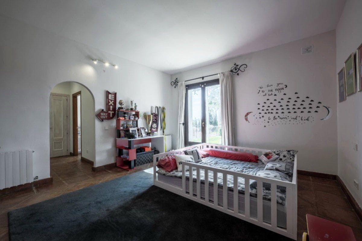 5 bedroom Villa for sale in Sotogrande - € 2,290,000 (Ref: 8927247)