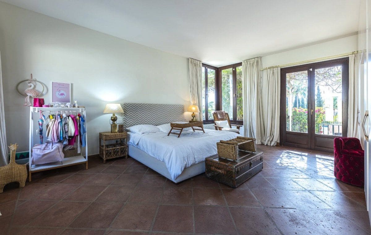 5 bedroom Villa for sale in Sotogrande - € 2,290,000 (Ref: 8927247)