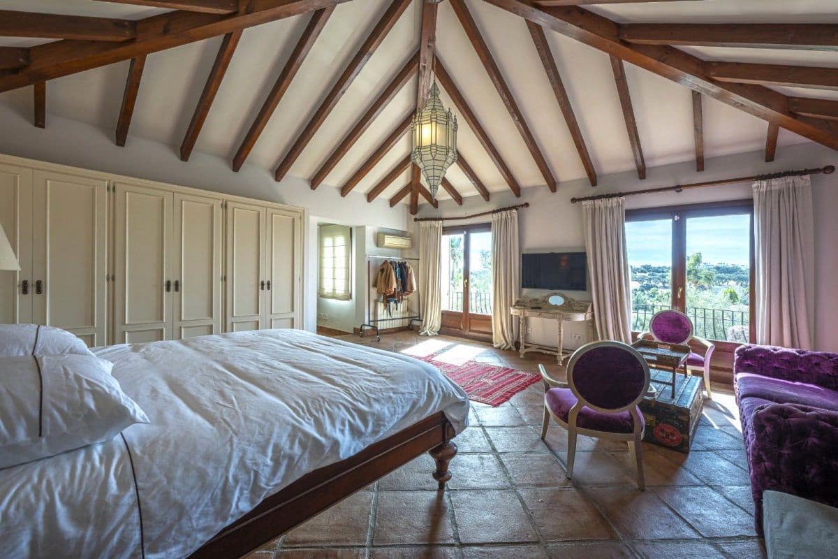 5 bedroom Villa for sale in Sotogrande - € 2,290,000 (Ref: 8927247)