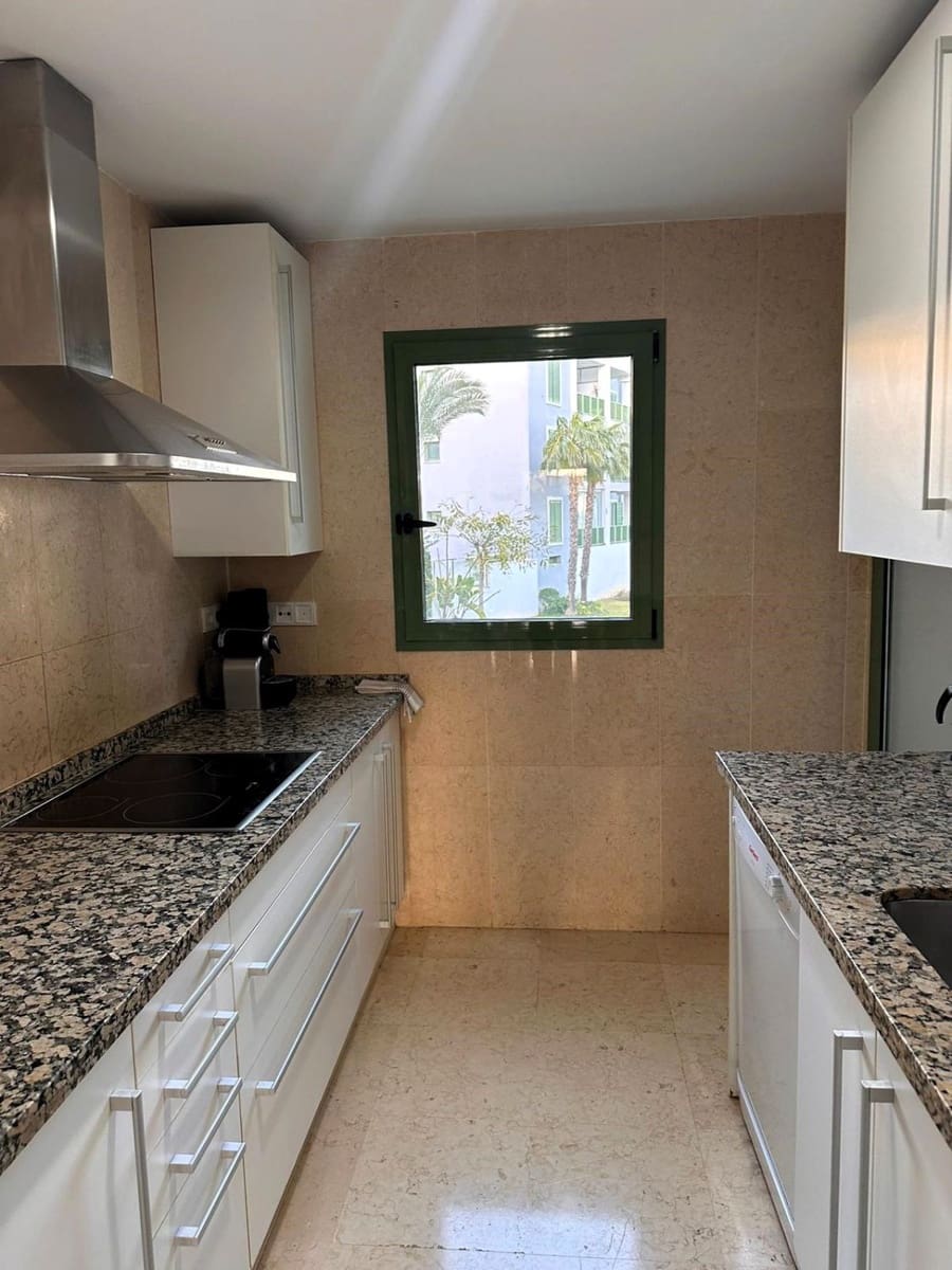 2 slaapkamer Appartement te huur in Sotogrande met garage - € 1.600 (Ref: 8927249)