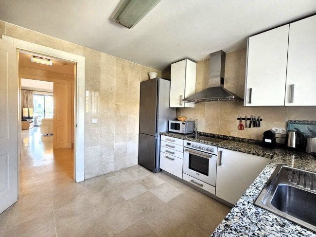 2 bedroom Apartment for rent in Sotogrande with pool garage - € 1,500 (Ref: 8940678)
