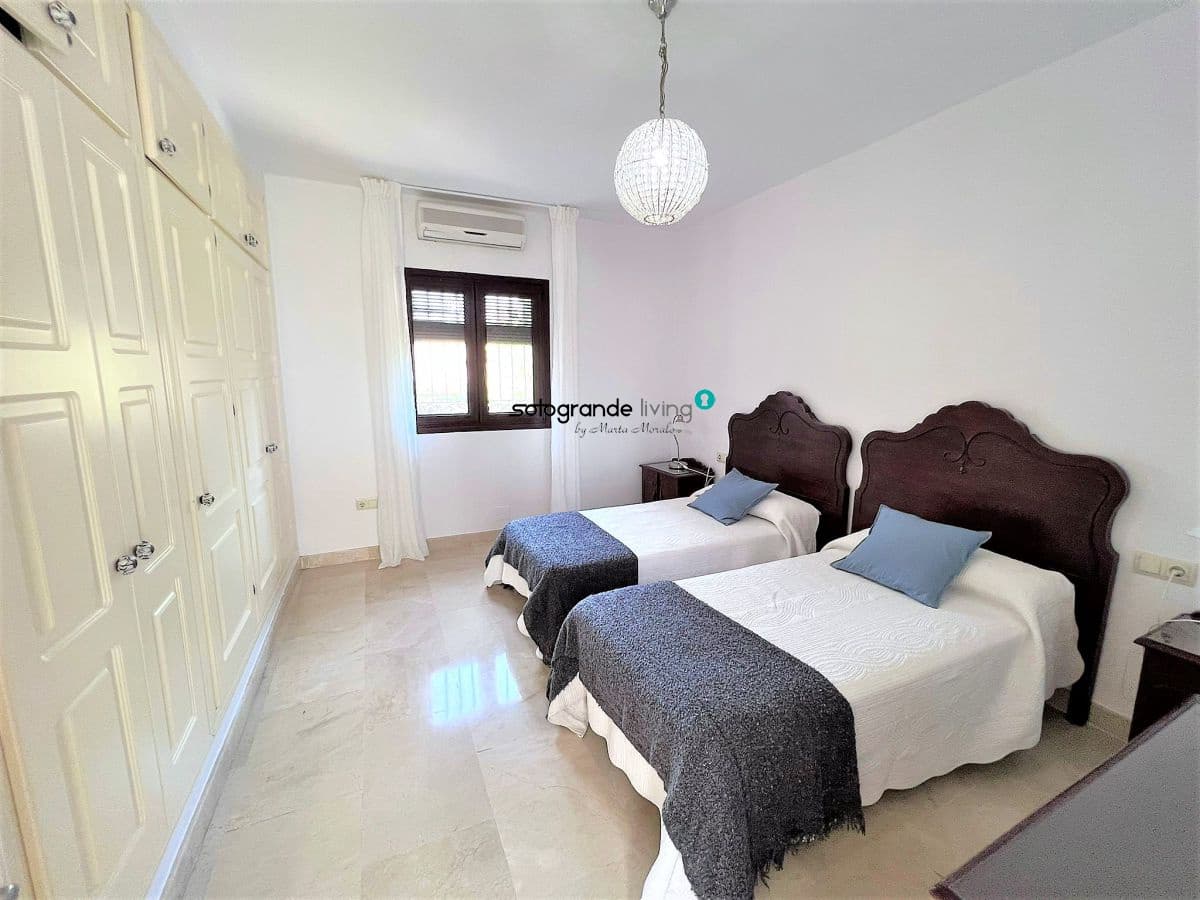 5 bedroom Villa for rent in Sotogrande with pool garage - € 4,500 (Ref: 8941170)